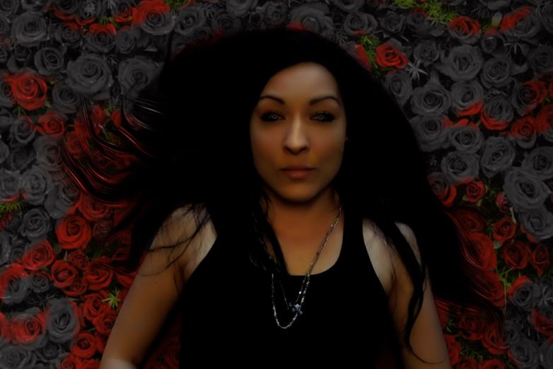 Sp&aacute;l&iacute; n&aacute;s Clair "Ohněm"?