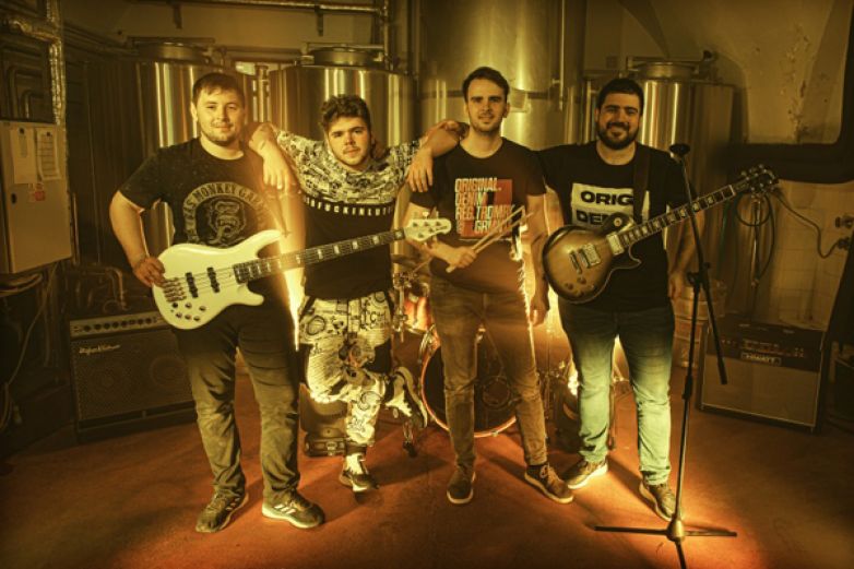 Kapela Rock String poprv&eacute; na Rockpalaci