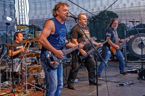 Hard Colony se představuje na Rockpalaci