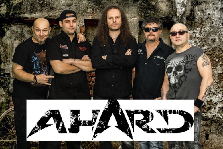 Ahard s nov&yacute;m buben&iacute;kem