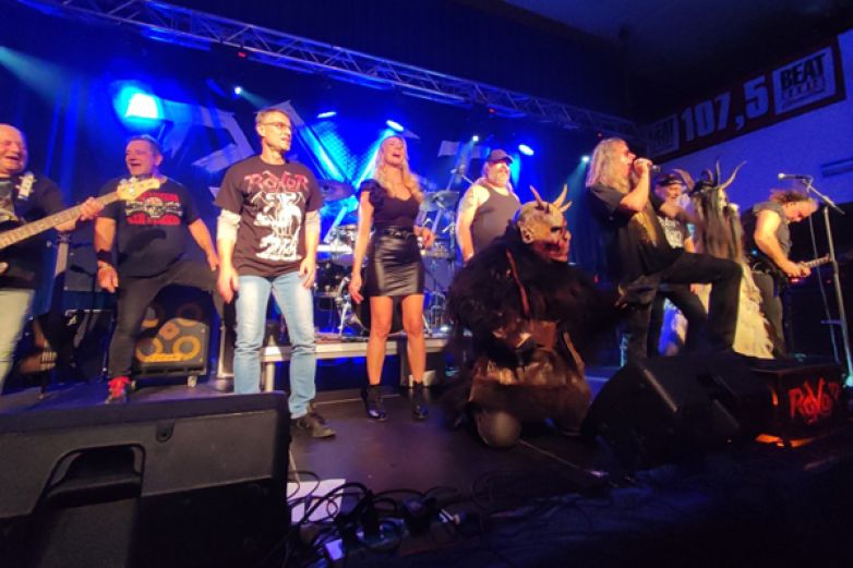 Roxor oslavil v Kol&iacute;ně 35 let. Gratulovaly mu party Telegraf a Iras