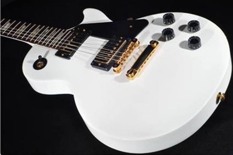 Dan Dobi&aacute;&scaron; hled&aacute; kytaru