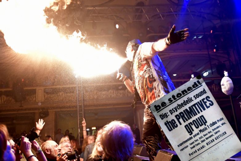 Bez ohňů nen&iacute; underground - Primitives Group