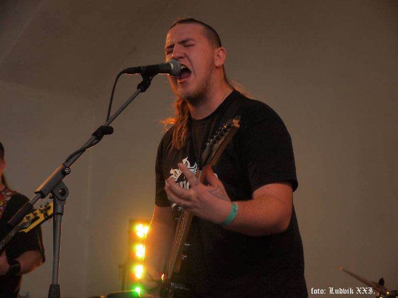 Robert Papou&scaron;ek - Pivaři um&iacute;raj&iacute; minim&aacute;lně