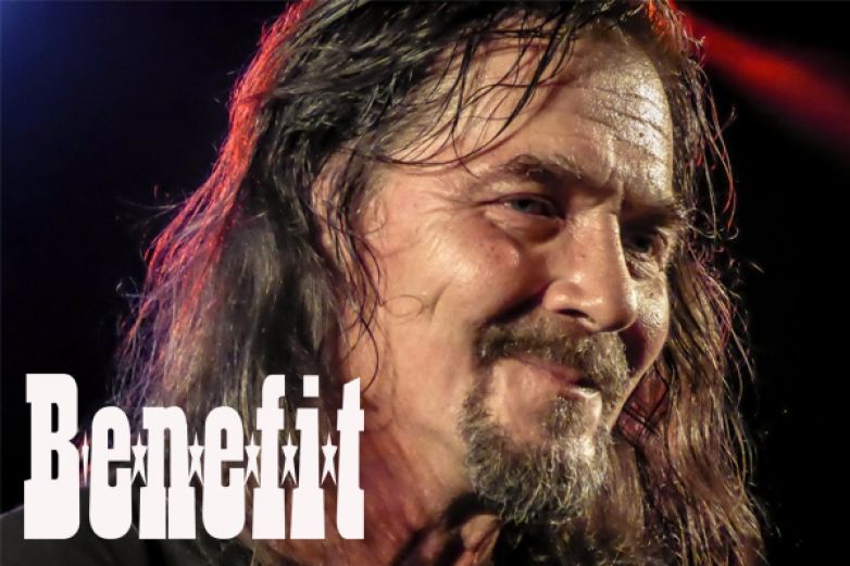 Benefit slav&iacute; 55 let: na jednom p&oacute;diu s Mark&yacute;z John a Odysseou