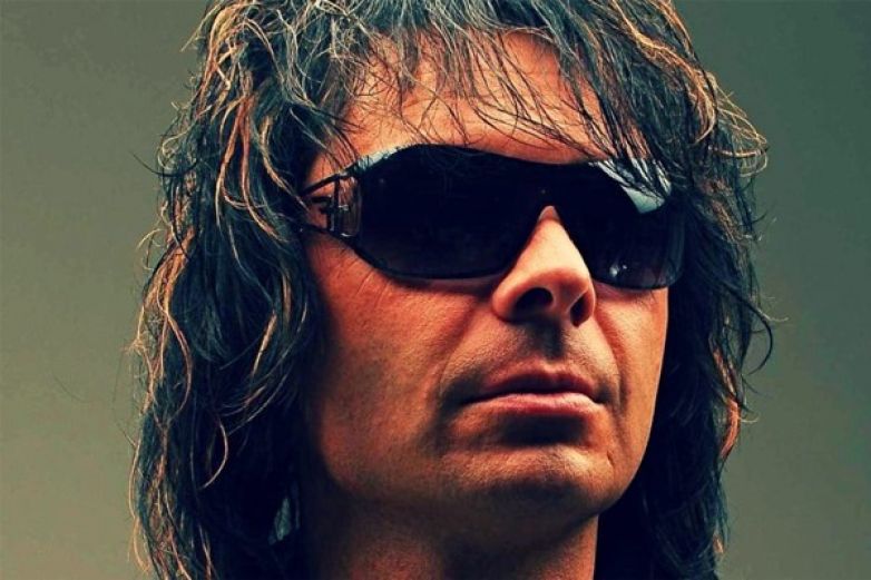 Jarek Filgas se vrac&iacute; k rockov&yacute;m kořenům