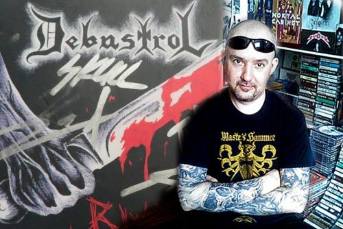 Nenávistně a šíleně aneb velká devastace autobusu - Debustrol - Rwanda 2009 + Debustrol - Hardcore hisstory