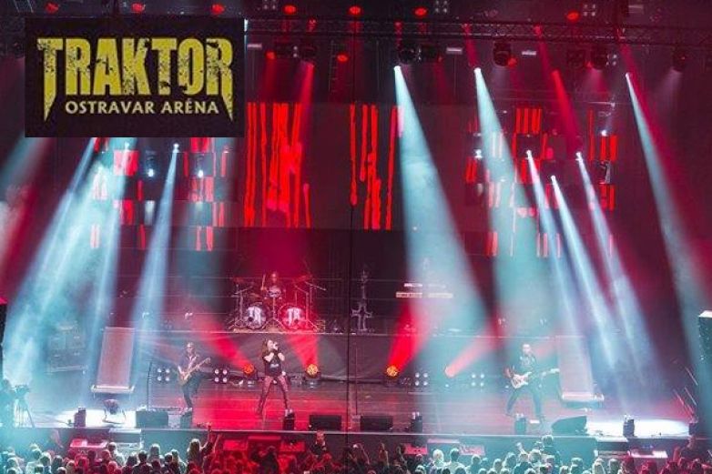 Traktor raz&iacute; d&aacute;l bez z&aacute;st&aacute;vky!!