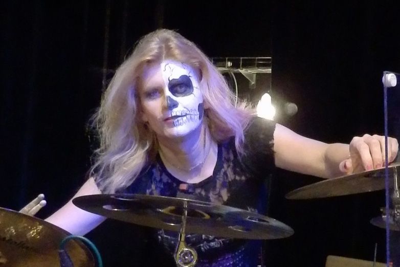 Zpověď bubenice Moniky Mondi Andělov&eacute;