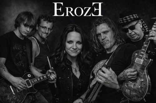 Zpověď rockerů, kteř&iacute; odm&iacute;tli pověsit řemeslo na hřeb&iacute;k. Eroze