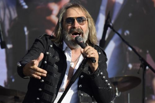 FANY na pl&yacute; plyn! Franta  Michal&iacute;k rozz&aacute;ř&iacute; Katovice i Boskovice posledn&iacute;mi koncerty na tour s Komun&aacute;lem