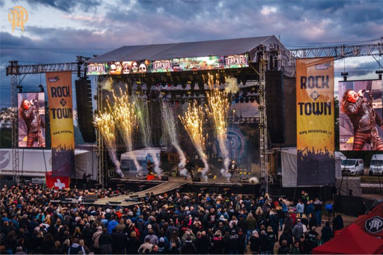 Traktor ovl&aacute;dl Plzeň &ndash; Jungle XXI v pln&eacute; s&iacute;le!