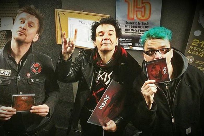 Na star&yacute; kolena Plexis žeru