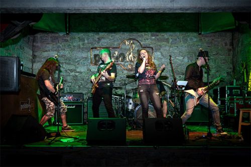 Kowar: buď to m&aacute; tah, nebo to nem&aacute; smysl