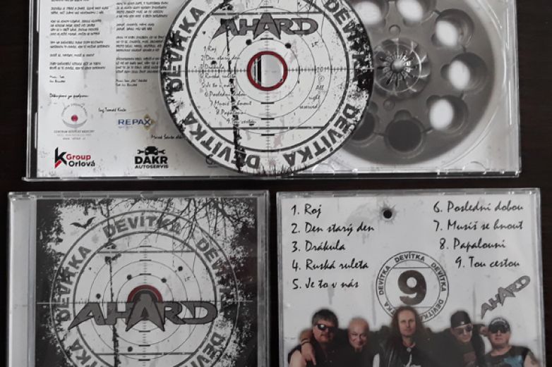 Ahard vystřelil do světa svou Dev&iacute;tku