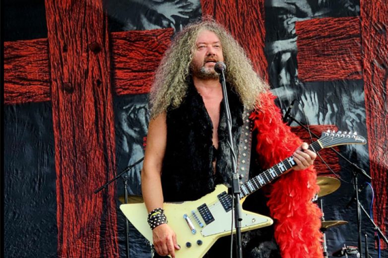 INGOTT přetavili odkaz Karla Kryla do hardrockov&eacute; pocty. Rozhovor s Jurou &Scaron;perlem