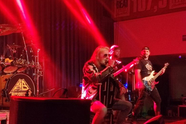 Hattrick, Alkehol a Ale&scaron; Brichta Project rozezp&iacute;vali Kol&iacute;n