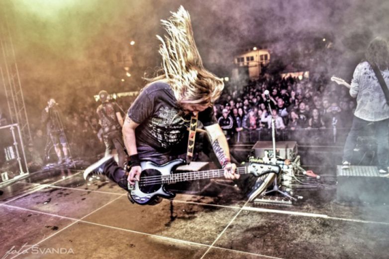 Bart: bas&aacute;k, zpěv&aacute;k T&ouml;rr, Alkehol, Promile