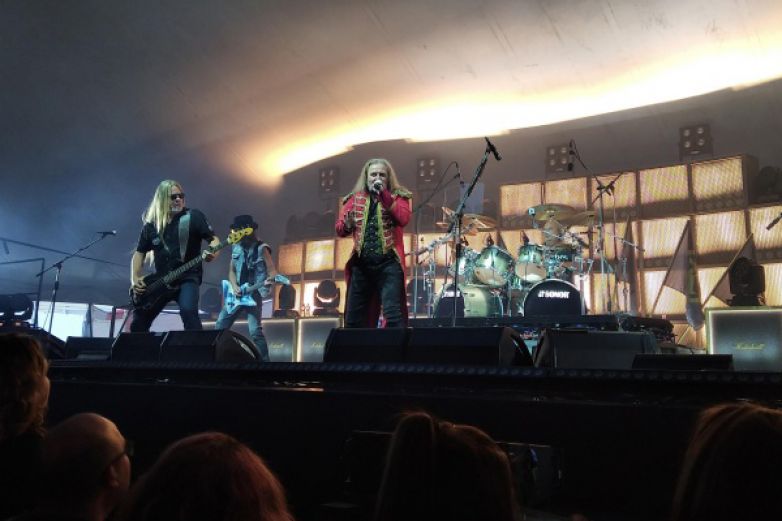 Kab&aacute;t rozpar&aacute;dil N&aacute;chod