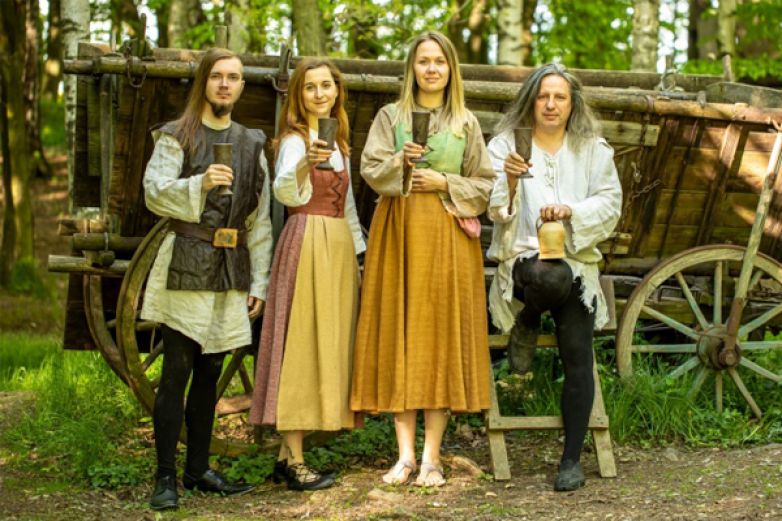 Po v&yacute;born&eacute; Taverně přid&aacute;v&aacute; Melissa album Folk