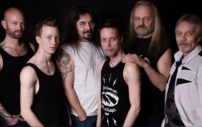 Benefit 25.6. v Kol&iacute;ně - Sendražic&iacute;ch křt&iacute; sv&eacute; prvn&iacute; DVD