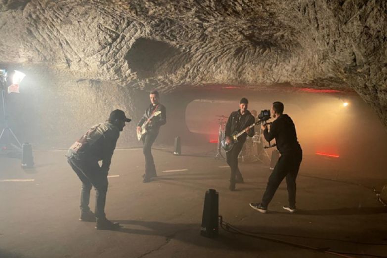 AnarchiA a jej&iacute; "Dotek zla"