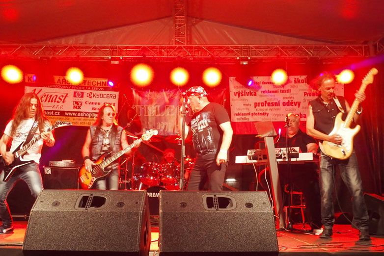 Limetal s Alkeholem zahr&aacute;li v Pečk&aacute;ch. Hlavn&iacute; hvězdou byl Telegraf!