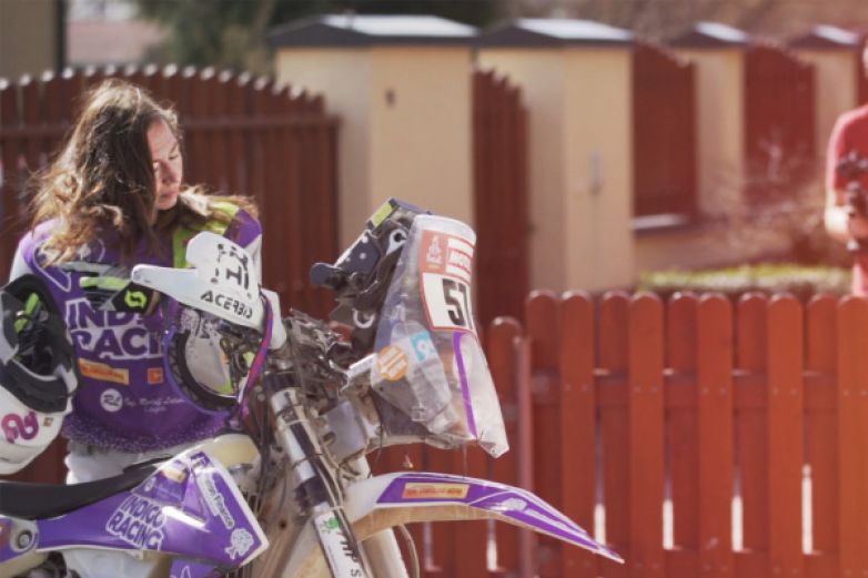 Re&aacute;ln&yacute; př&iacute;běh prvn&iacute; česk&eacute; motork&aacute;řky na Rallye Dakar