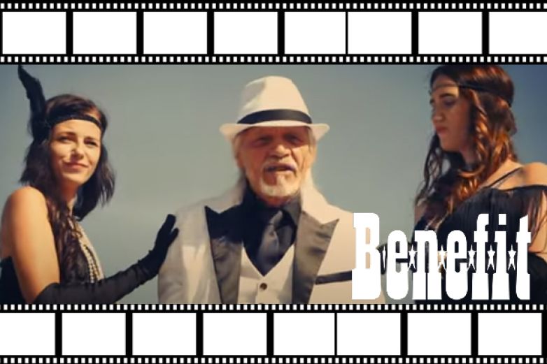 Benefit vyr&aacute;ž&iacute; s Velk&yacute;m hr&aacute;čem.