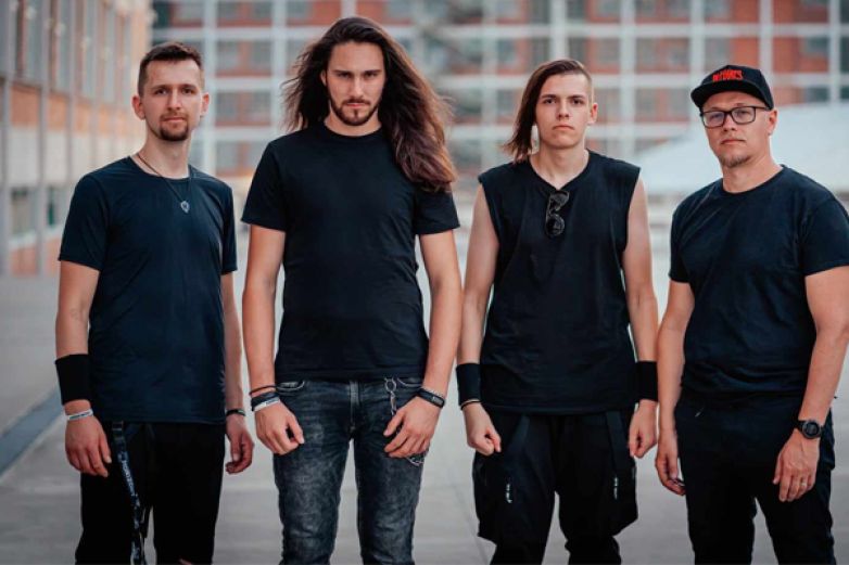 Horizont: Nov&eacute; album &Uacute;hel pohledu přin&aacute;&scaron;&iacute; siln&eacute; emoce i modern&iacute; rockov&yacute; zvuk