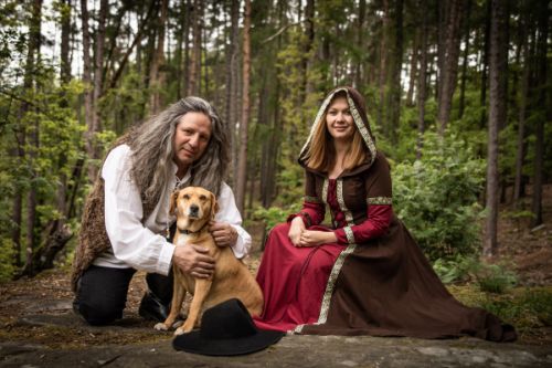 Melissa nahrává nové písničky a hledá houslistku