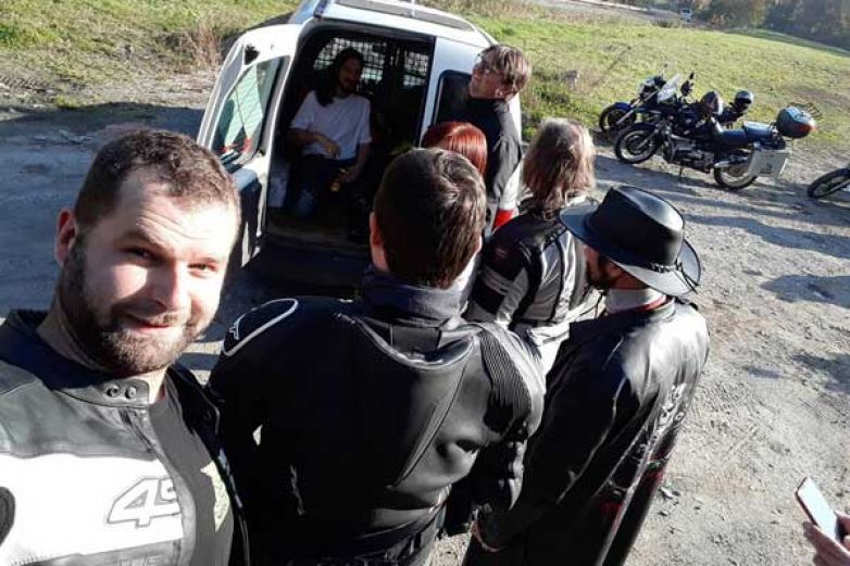 "200 kon&iacute;" kapely VoraZZ