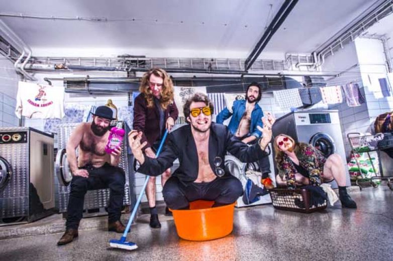 A zas to roztoč&iacute;me, drahou&scaron;ci! Divo&scaron;i Hentai Corporation se vrhaj&iacute; do nov&yacute;ch tourbulenc&iacute;