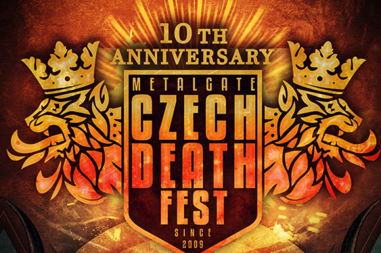 Slav&iacute;me deset let!