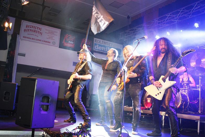 Do Kol&iacute;na přijel Limetal doslova s větrem v z&aacute;dech